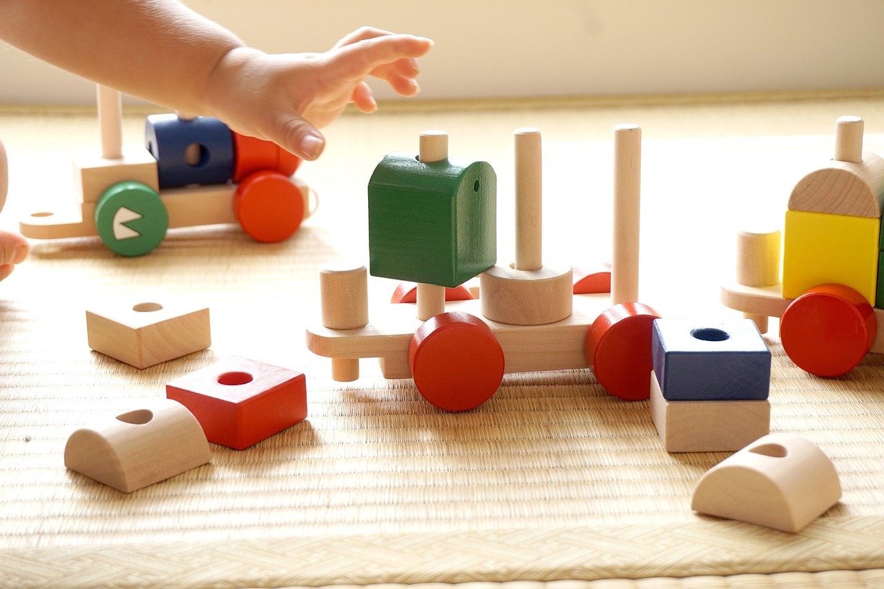 子どもが家にあるもので出来る室内遊びを紹介!