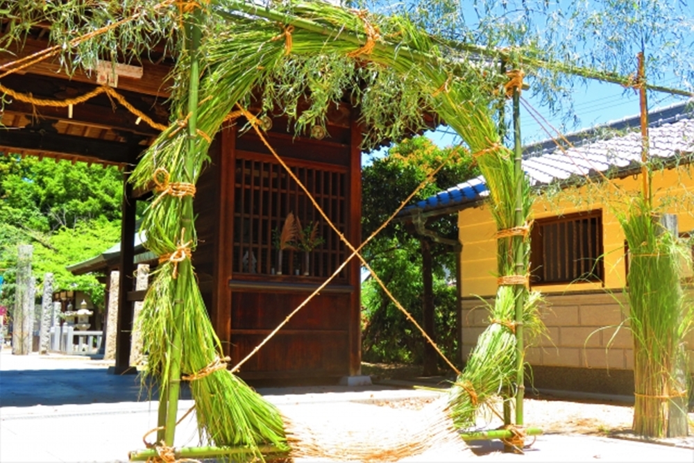 大祓祝詞の本当の意味とは?茅の輪くぐり神社の魅力を徹底解説!