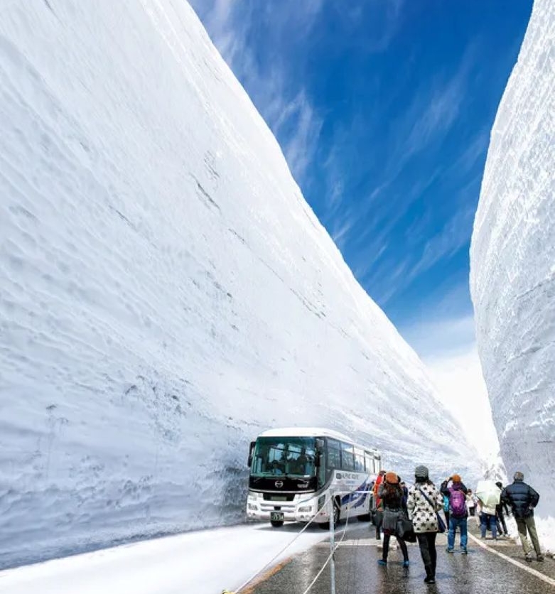 2026 立山黒部ハルタビ「雪の大谷ウォーク」（富山県中新川郡）